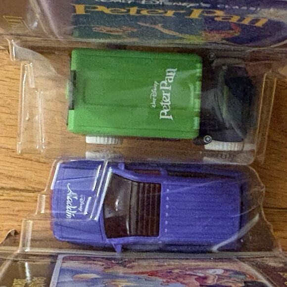 Hot Wheels Disney Classics - ALADDIN Boom Box | PETER PAN Baja Hauler - Picture 8 of 8